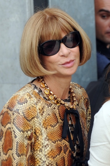 US fashion magazine Vogue's editor Anna Wintour arrives for the Giorgio Armani Spring/Summer 2010 ready-to-wear fashion show on September 24, 2009 during the Women's fashion week in Milan. AFP PHOTO / Giuseppe Cacace (Photo credit should read GIUSEPPE CACACE/AFP/Getty Images)